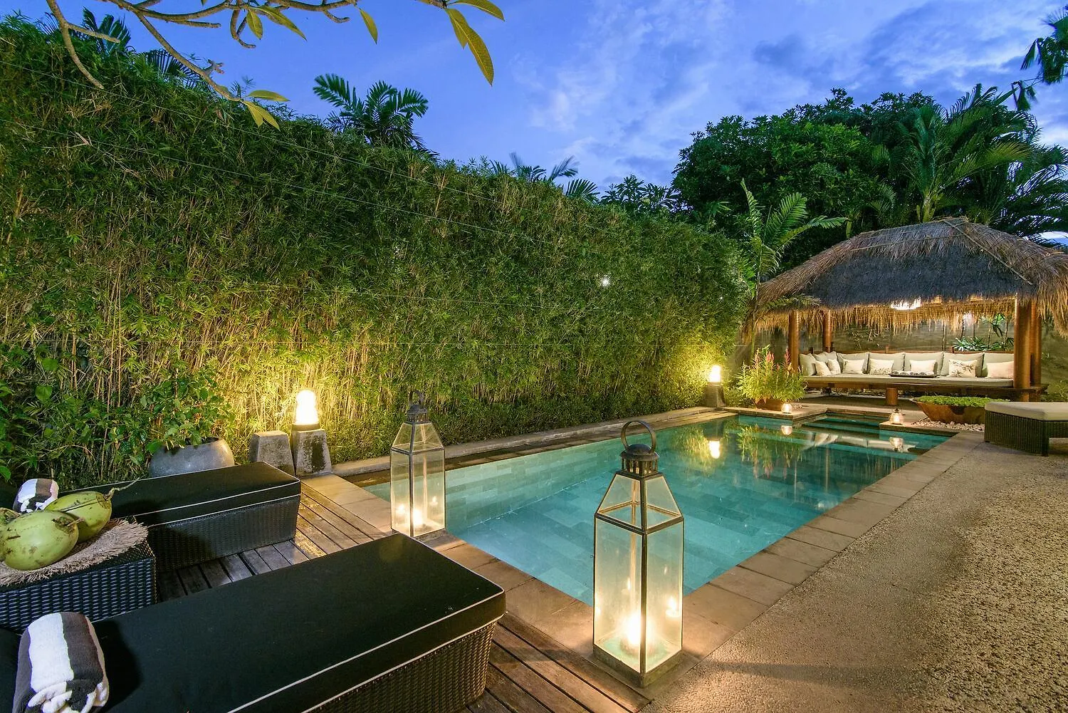 Villa Bloom 3 - Coastal Beach Villa 2 Brm Sleeps 4 Seminyak Beach Индонезия
