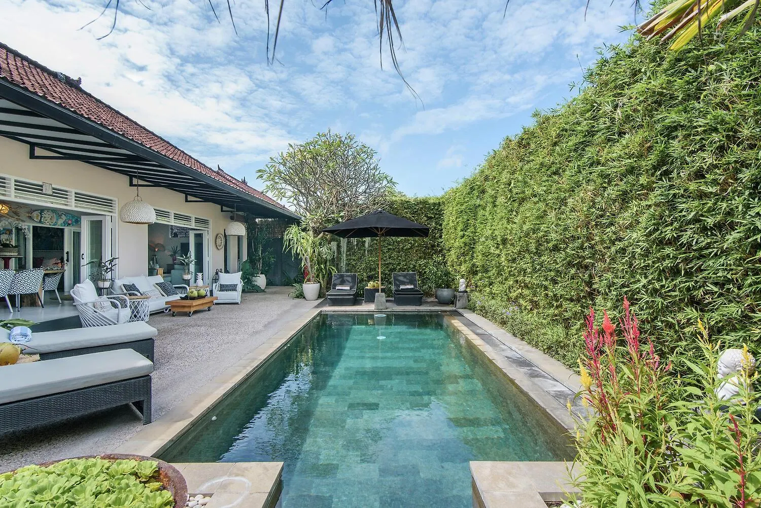 Villa Bloom 3 - Coastal Beach Villa 2 Brm Sleeps 4 Seminyak Beach
