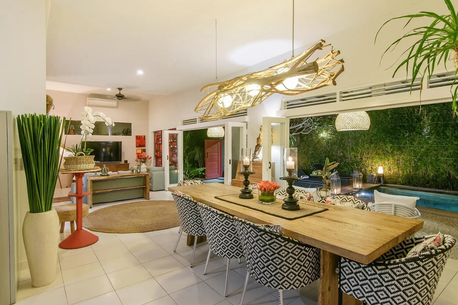 Villa Bloom 3 - Coastal Beach Villa 2 Brm Sleeps 4 Seminyak Beach