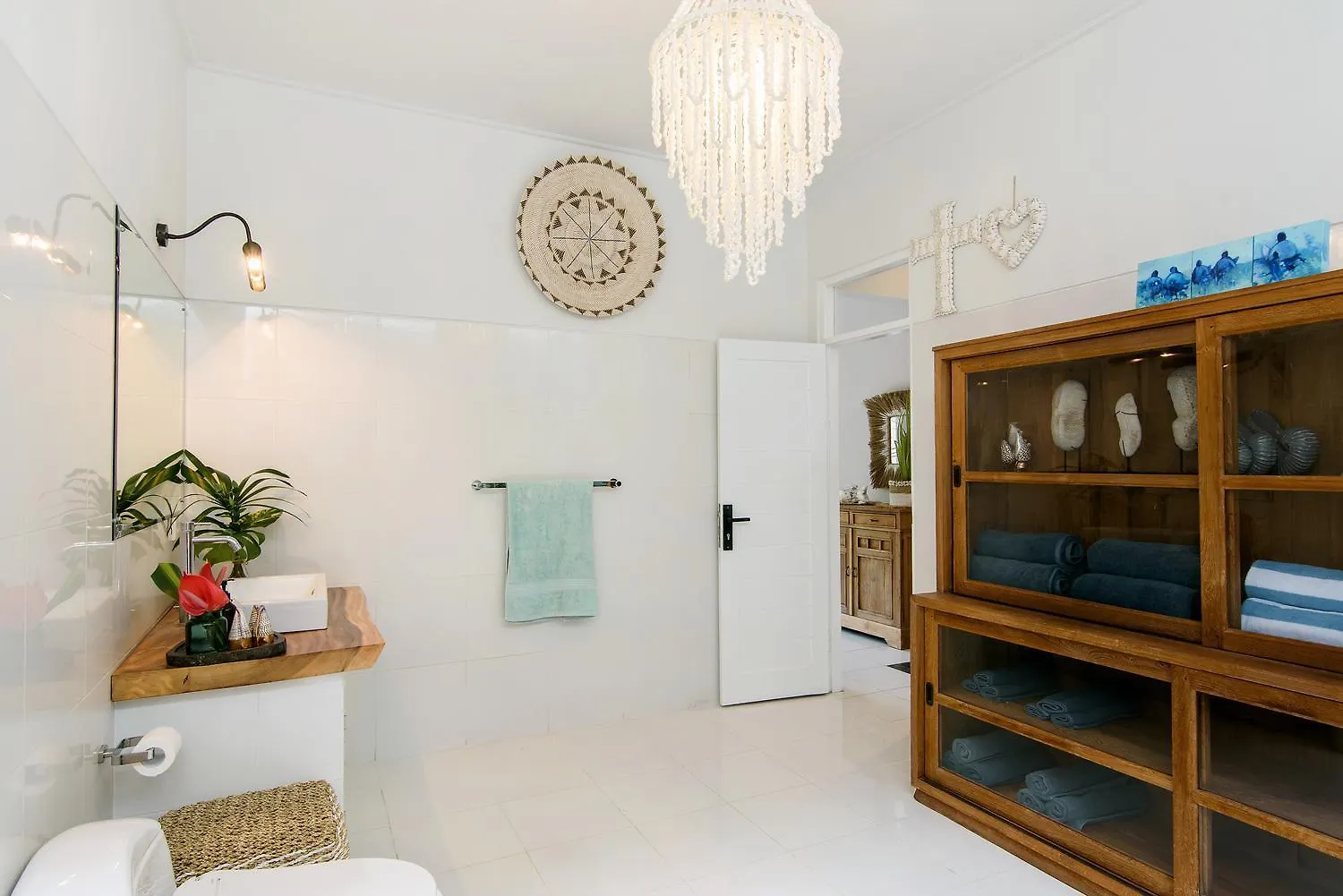 Villa Bloom 3 - Coastal Beach Villa 2 Brm Sleeps 4 Seminyak Beach